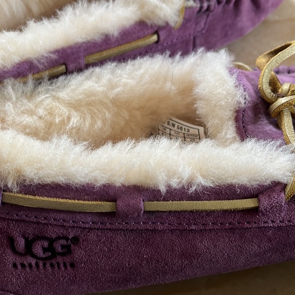 New UGG Moccasins - Picture 5 of 5